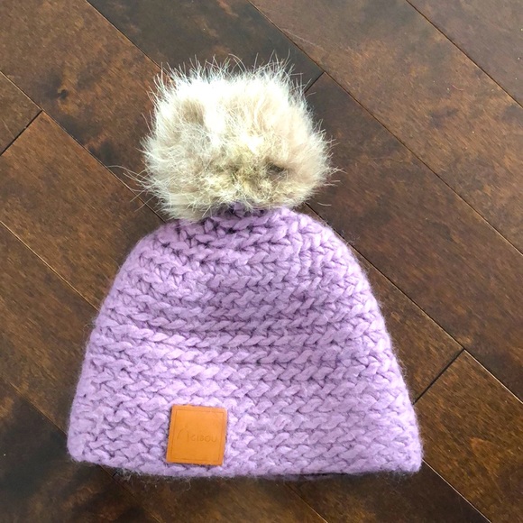 Woolen hat - Picture 1 of 6